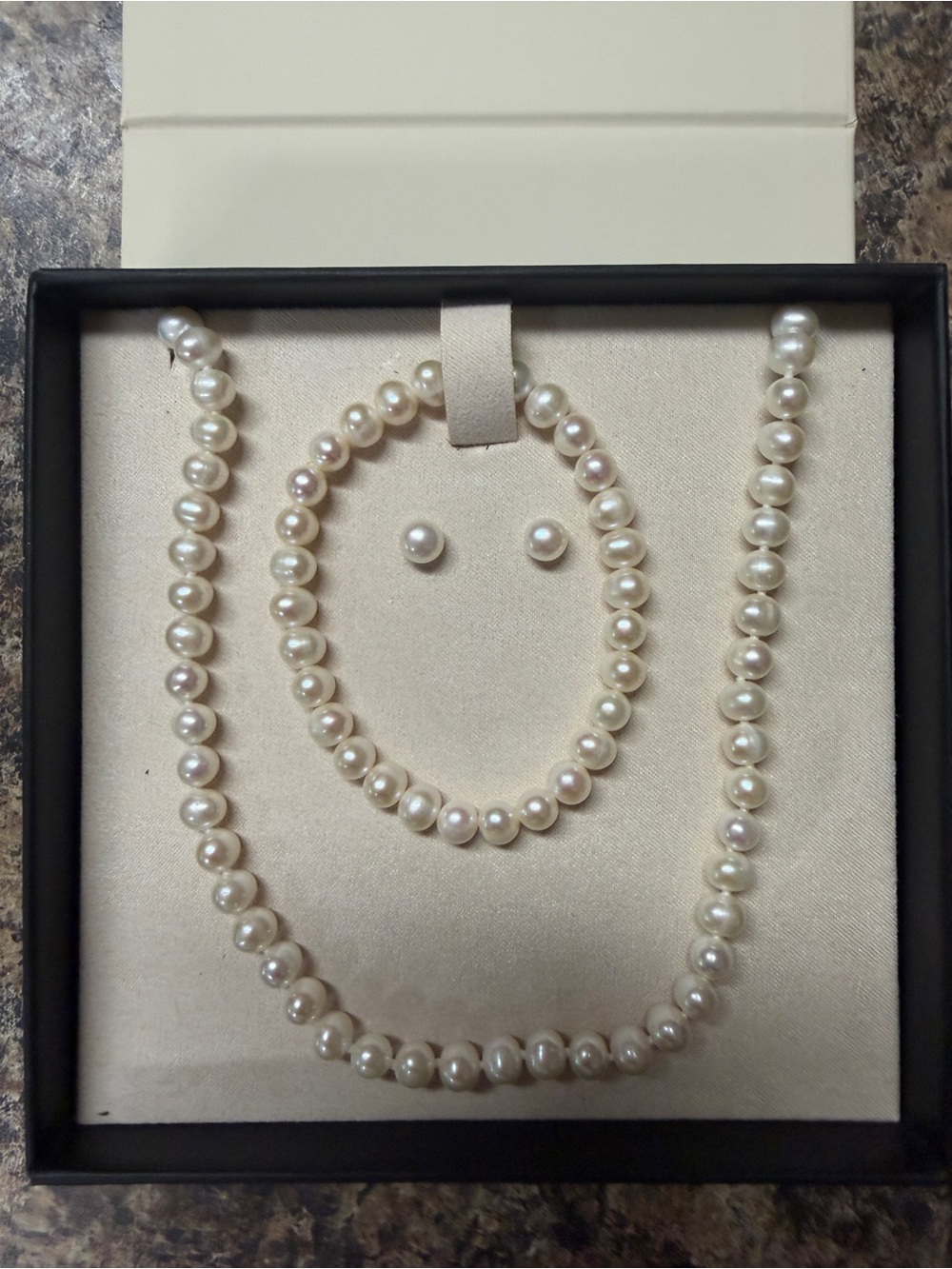 Kay Jewelers Cream Pearl Necklace, Bracelet & Stud Set